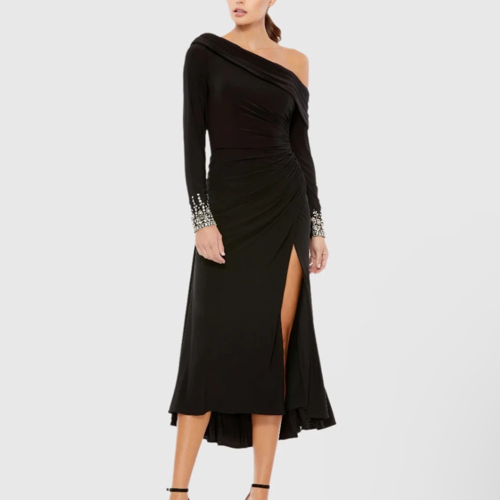 Mac Duggal Elegant Black Off-Shoulder Dress
